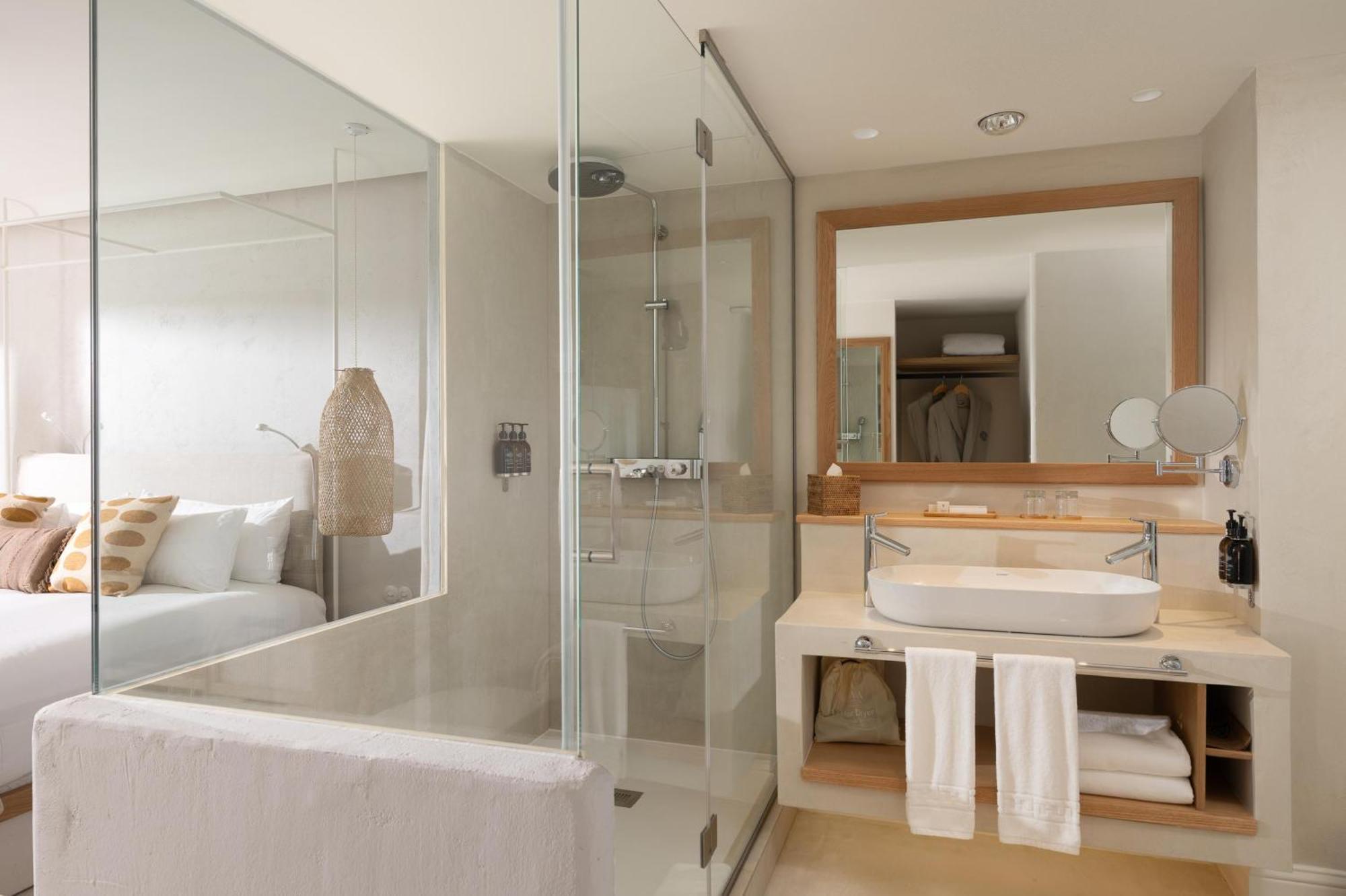 Junior Suite Sea View Swim-Out "The One"