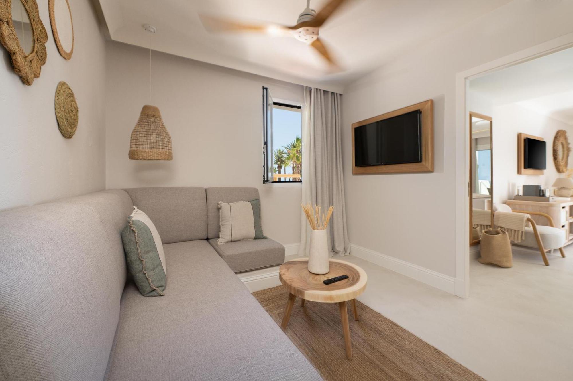 Junior Suite Sea View Swim-Out "The One"