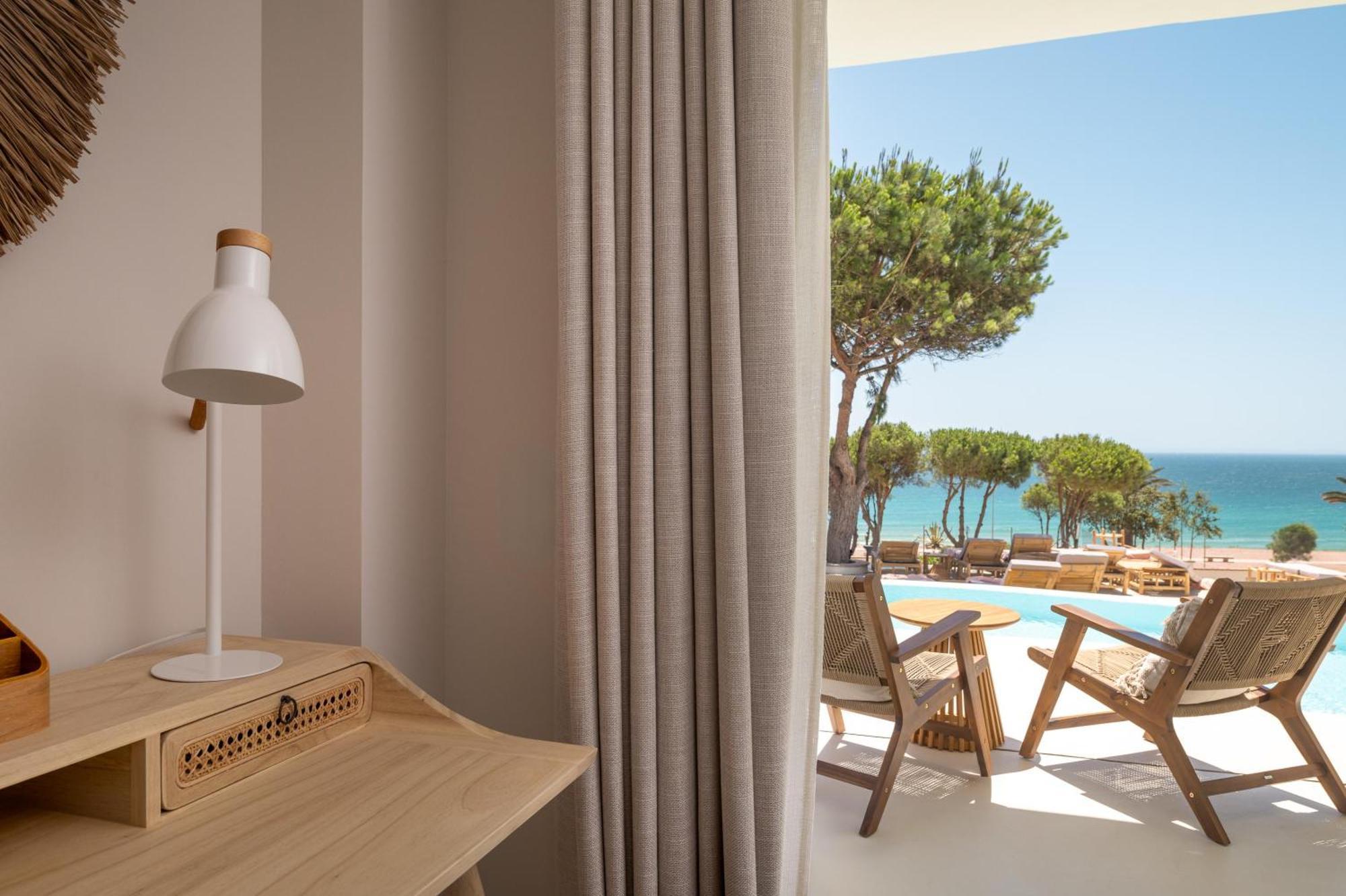 Junior Suite Sea View Swim-Out "The One"