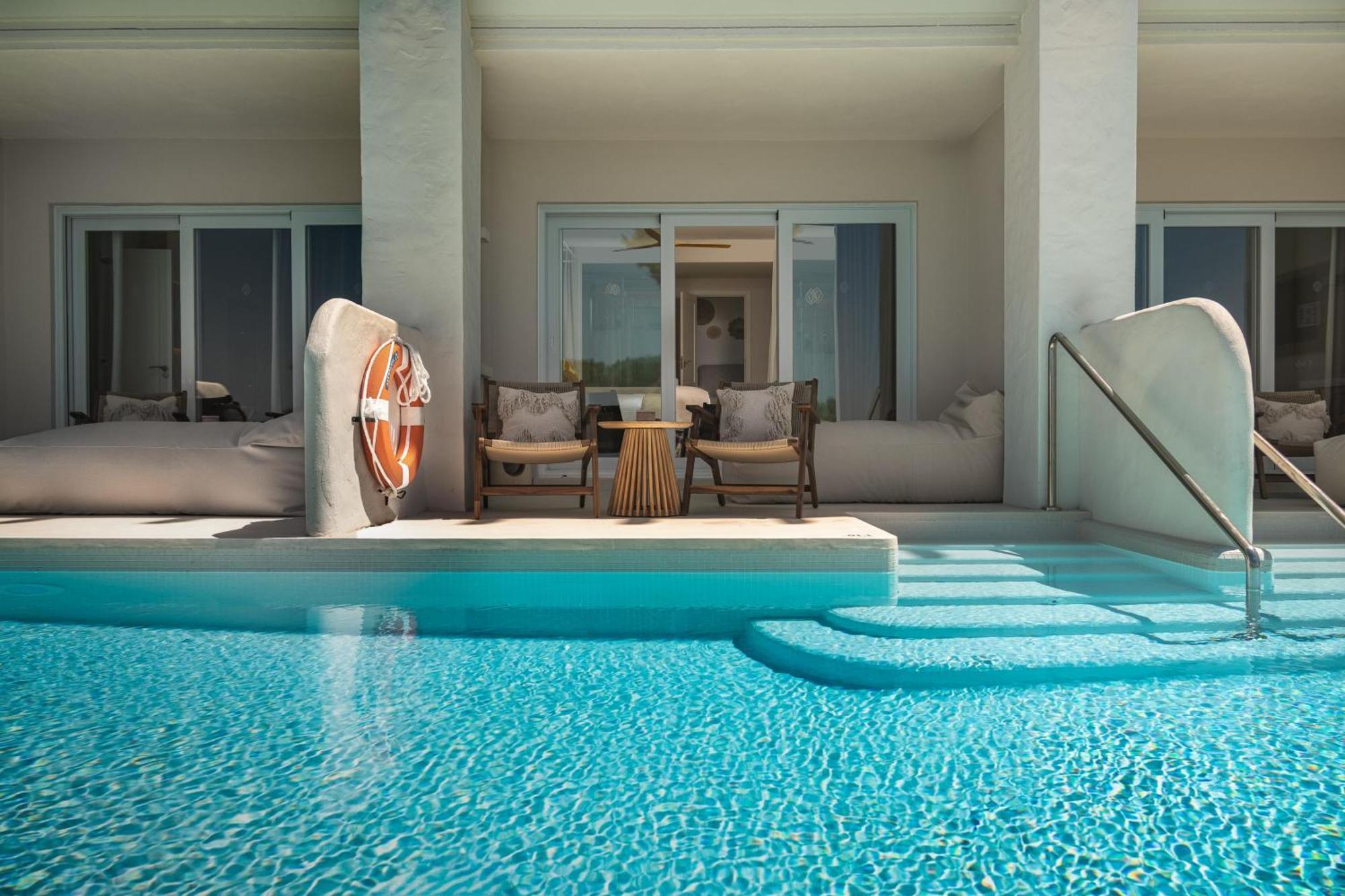 Double or Twin Room Swim-Out
