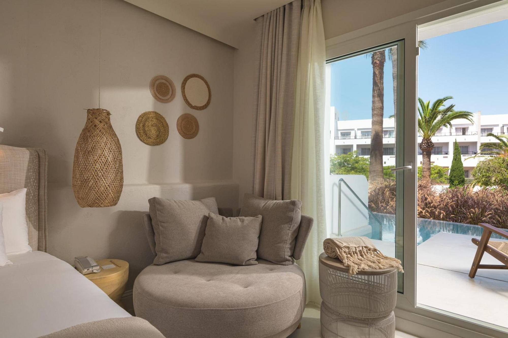 Double or Twin Room Swim-Out