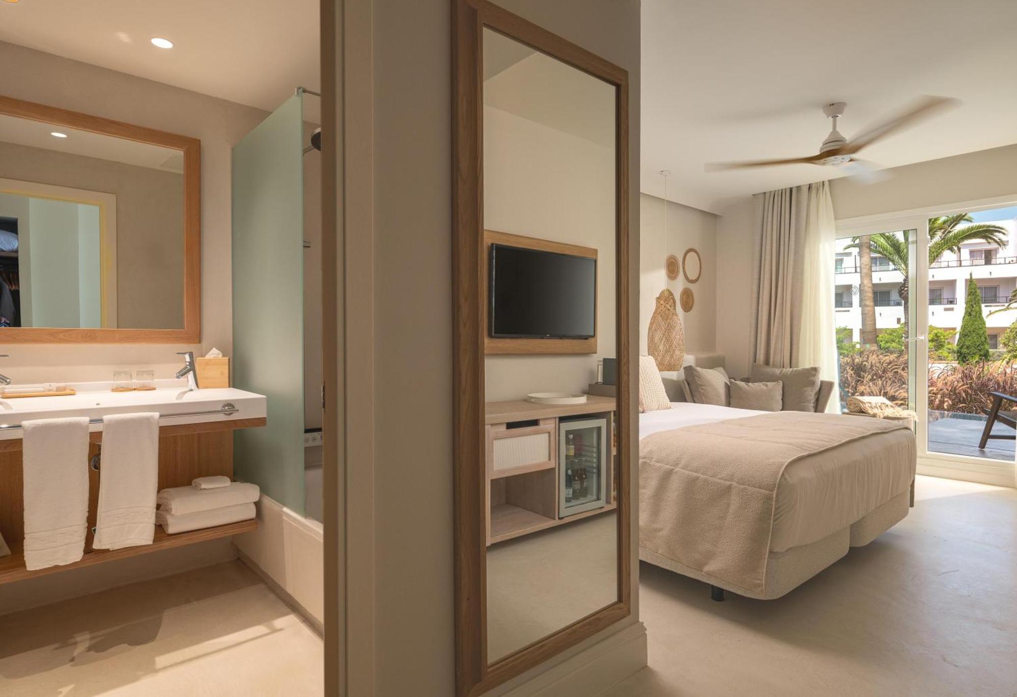 Double or Twin Room Swim-Out