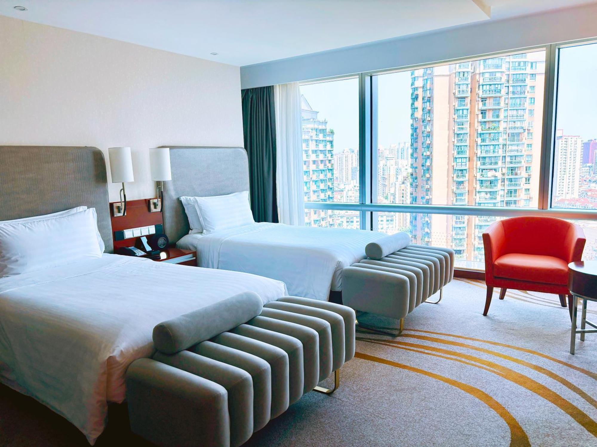 Deluxe Room Twin Beds