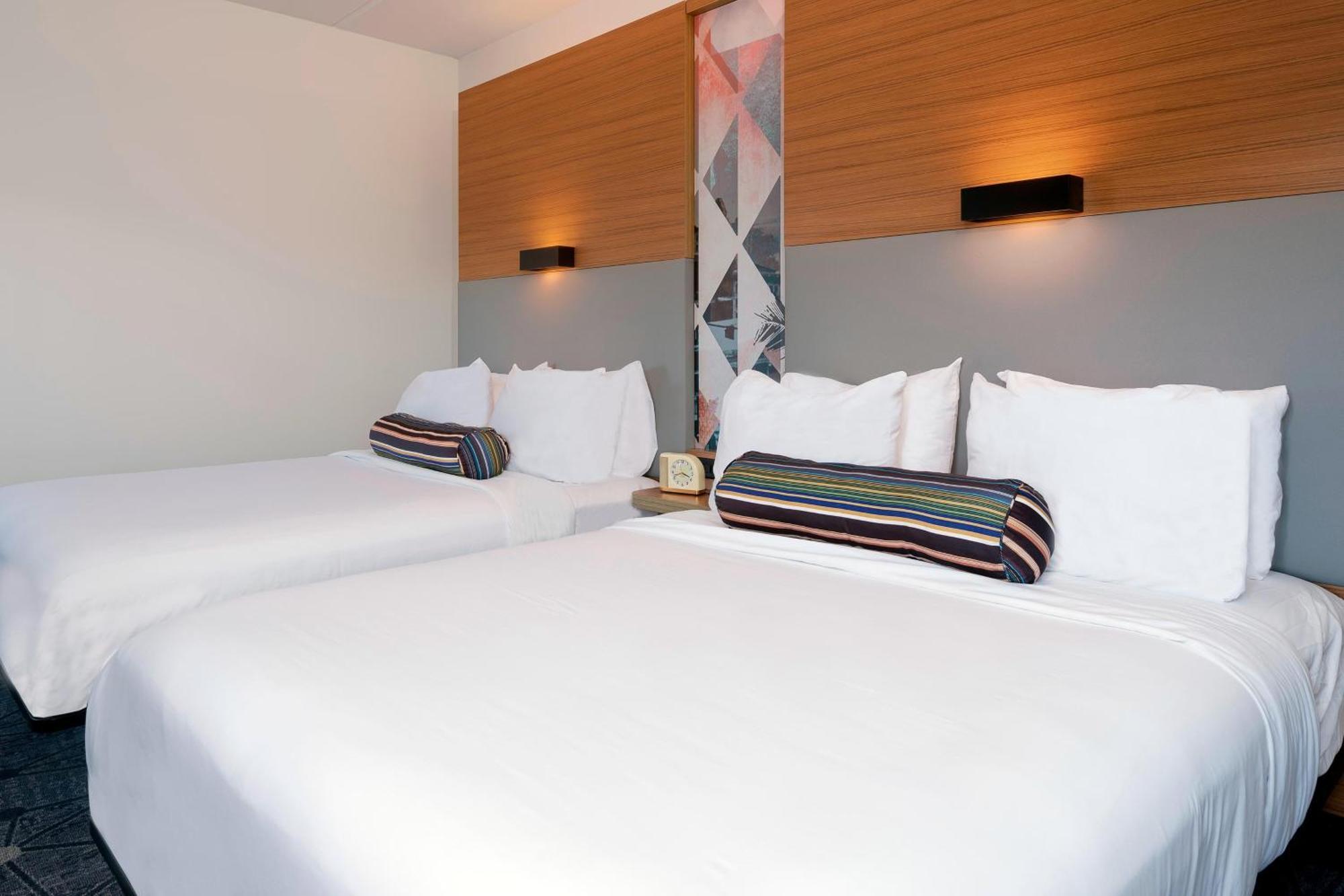 Chambre avec 2 Grands Lits Queen-Size