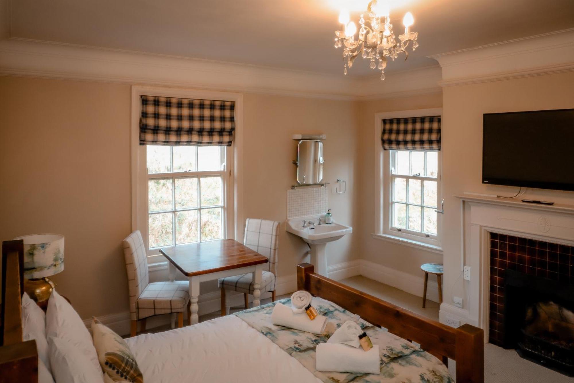 Family Room Private Bathroom