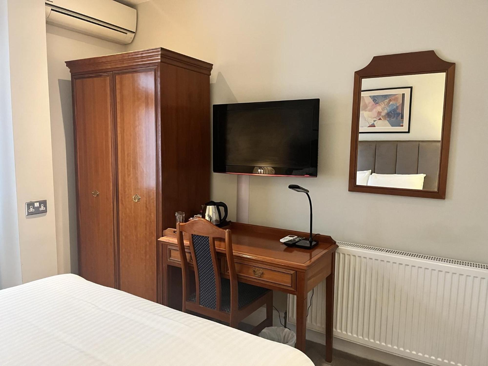 Standard Single Room Shower