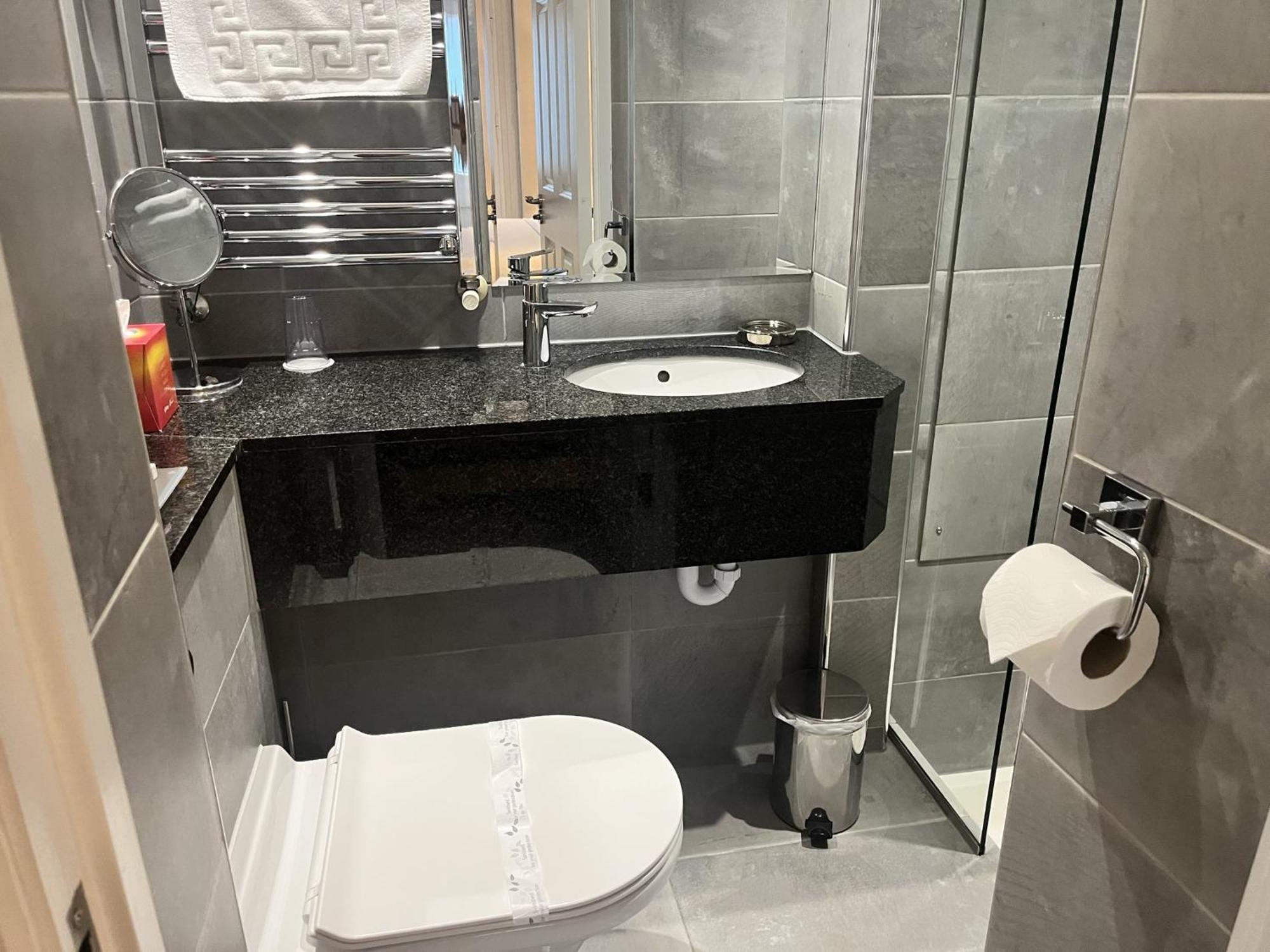 Standard Single Room Shower