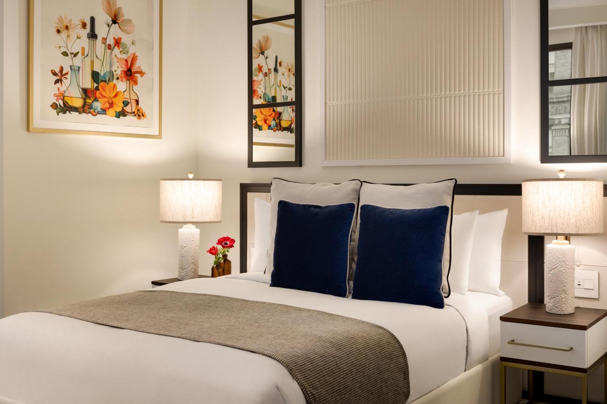 Deluxe Queen Room