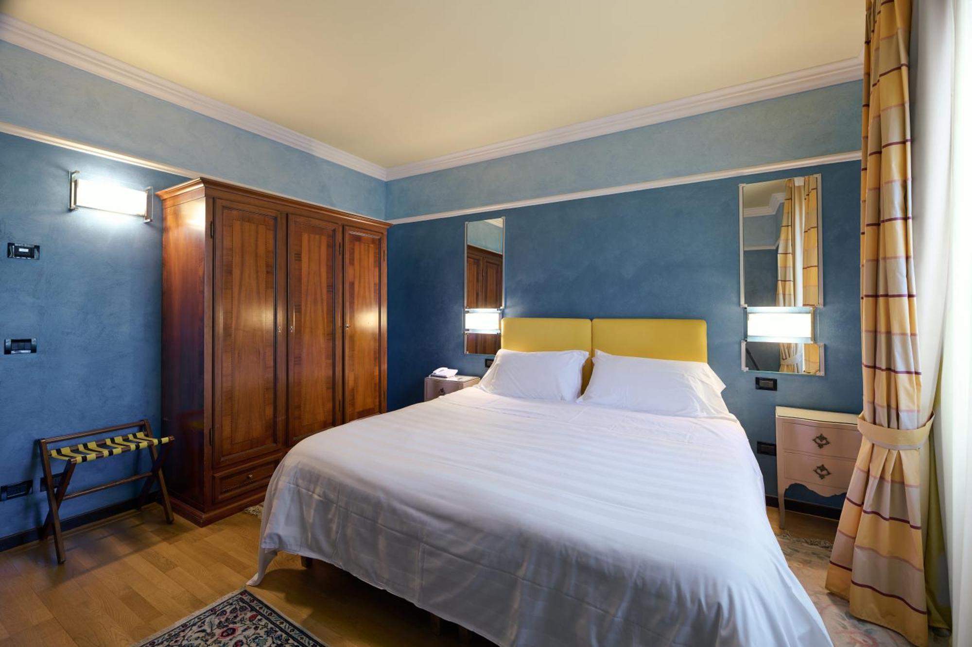Junior Suite Spa Bath Spa Access