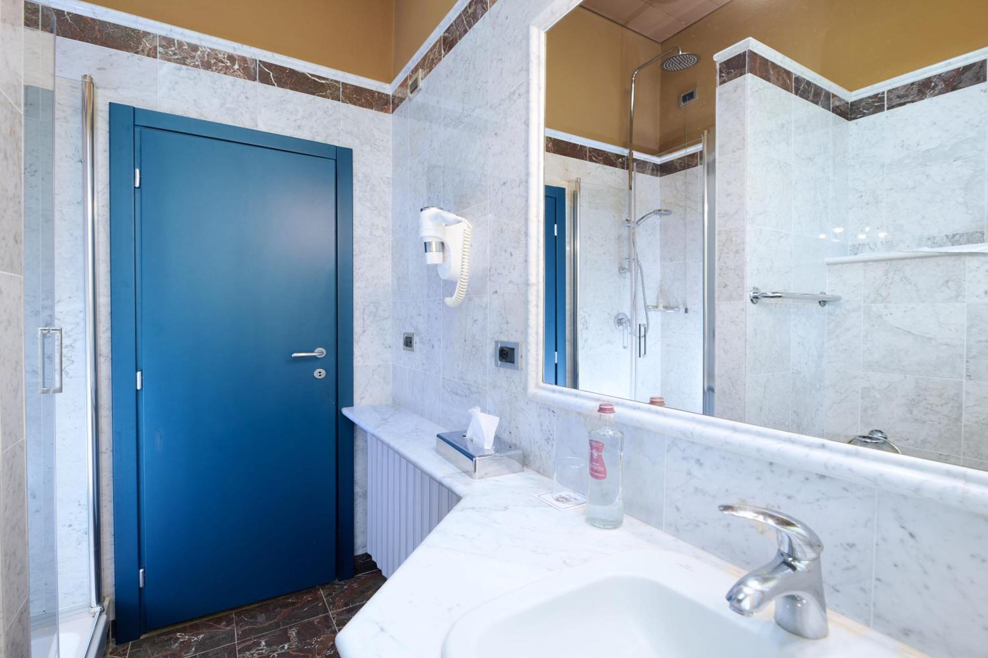 Junior Suite Spa Bath Spa Access