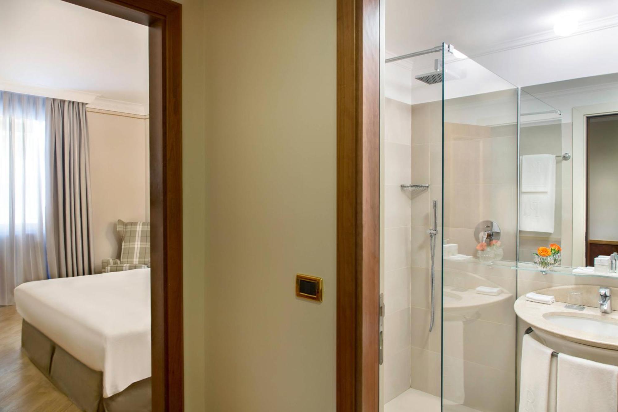Superior King Guest room 1 King