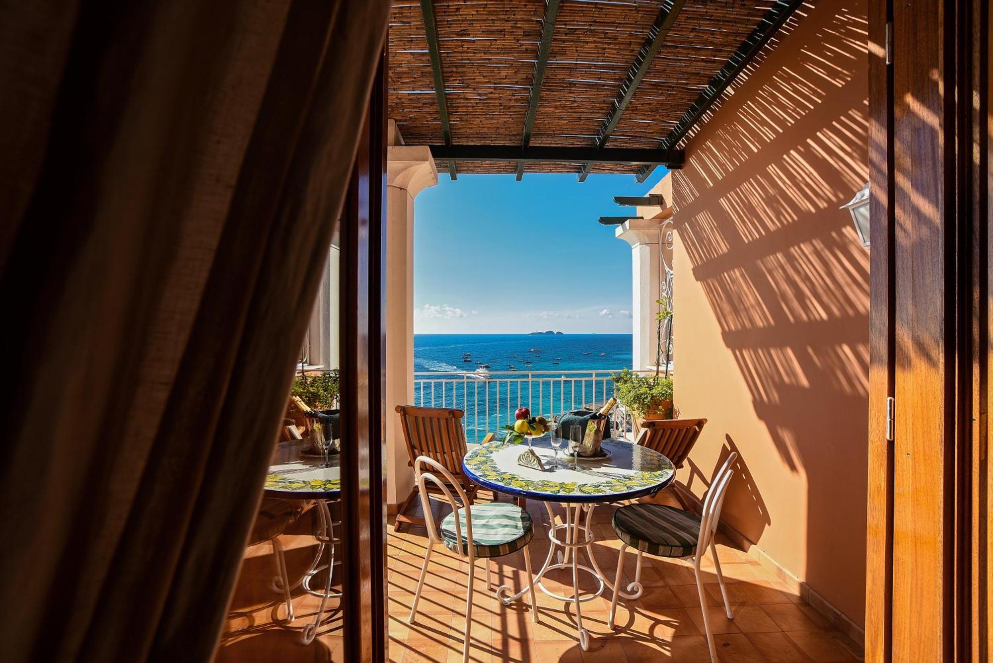 Superior Double Room Small Terrace Sea VIew