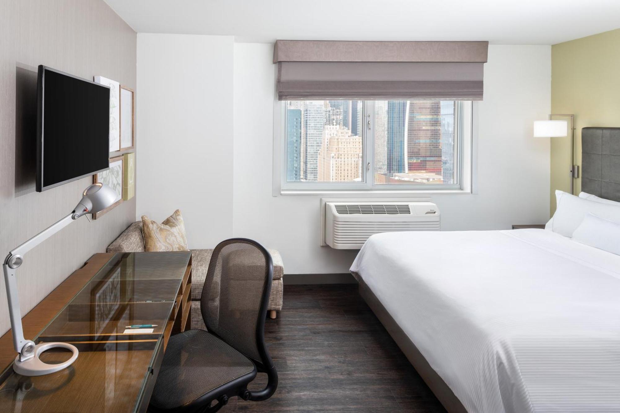 Guest room 1 King City view