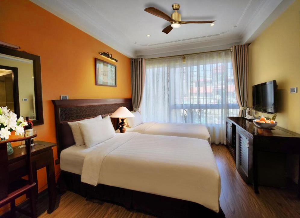 Deluxe Family Room