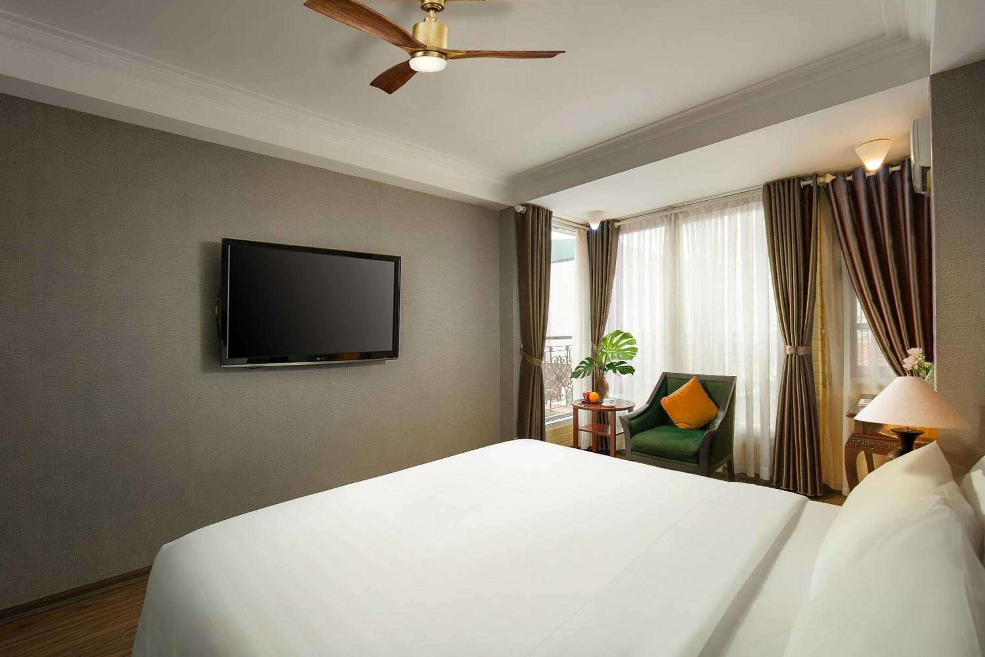Deluxe Double or Twin Room City View