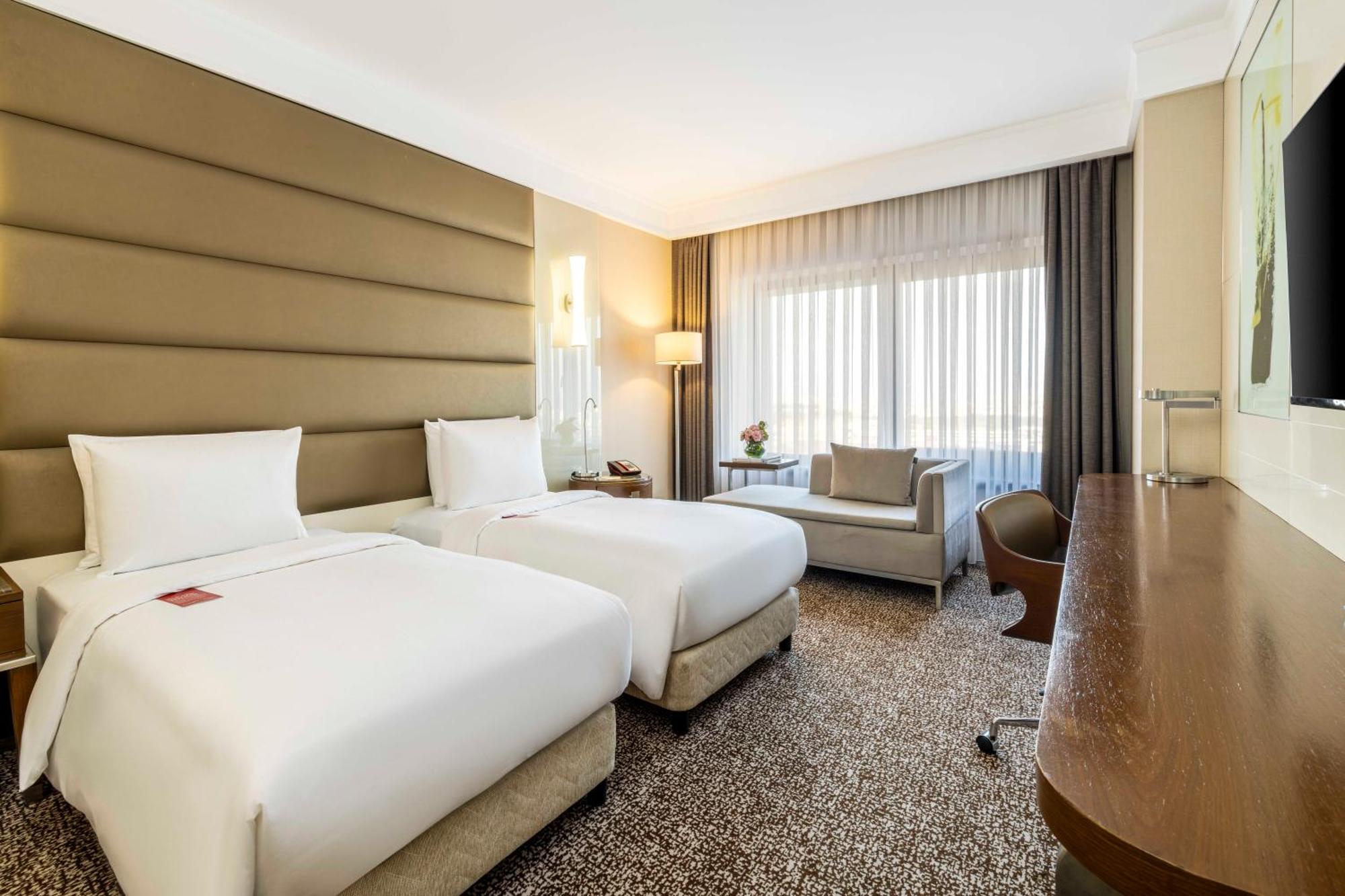 Deluxe Twin Room City View Smoking