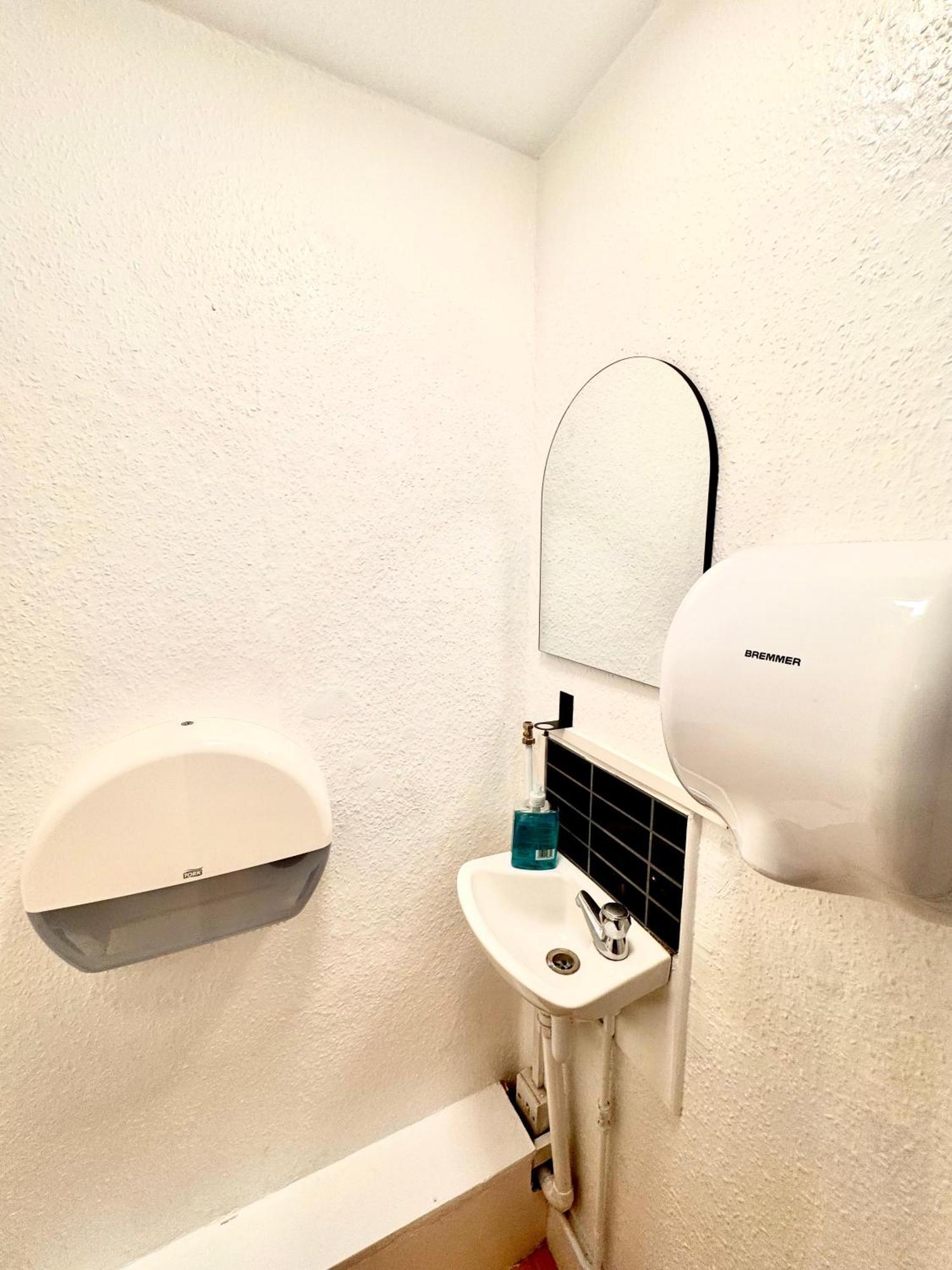 Twin Room Shared Toilet
