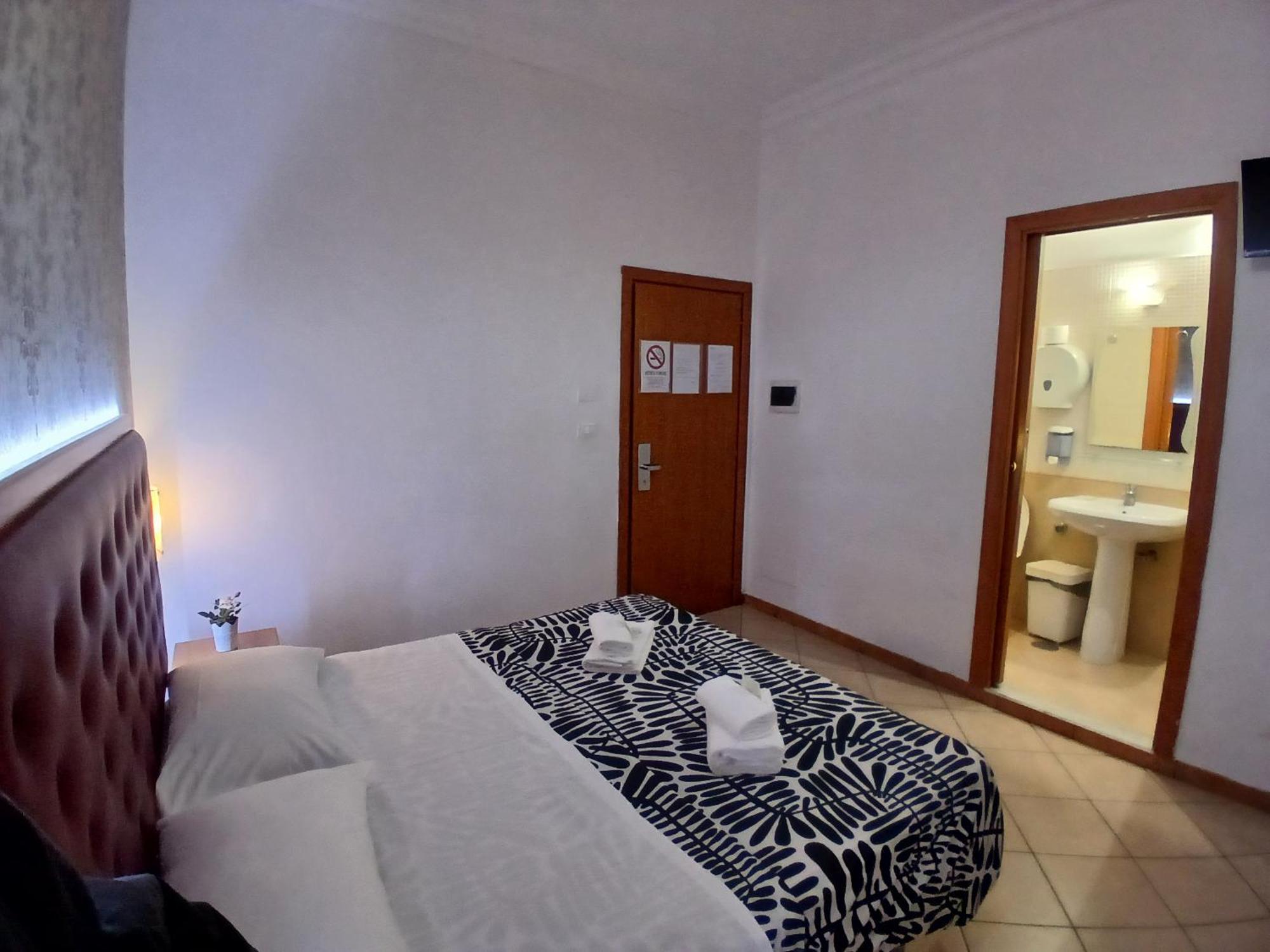 Triple Room Bathroom