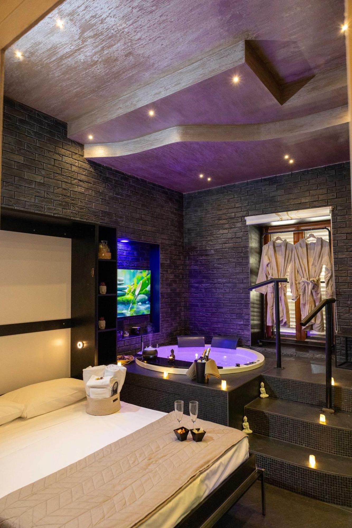 Double Room Spa Bath