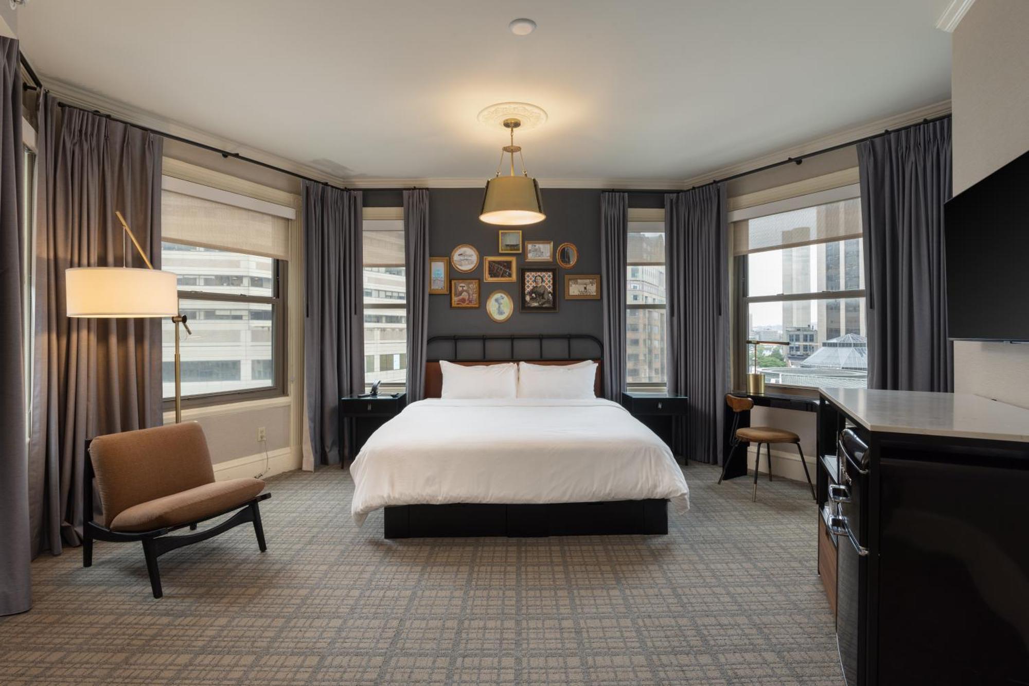 Premier Edge King Room