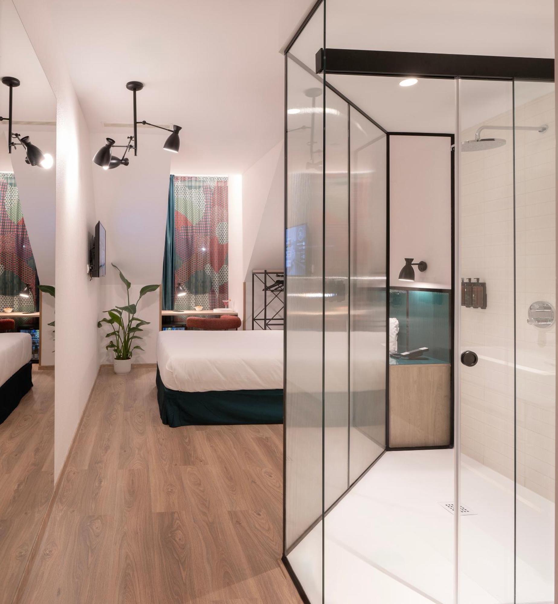 Small Double Room,1633658594:JPEG
