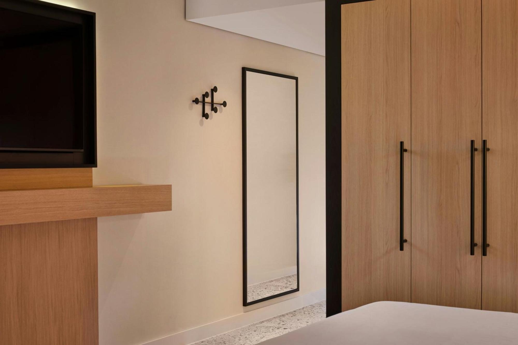 Deluxe Guest room 1 King