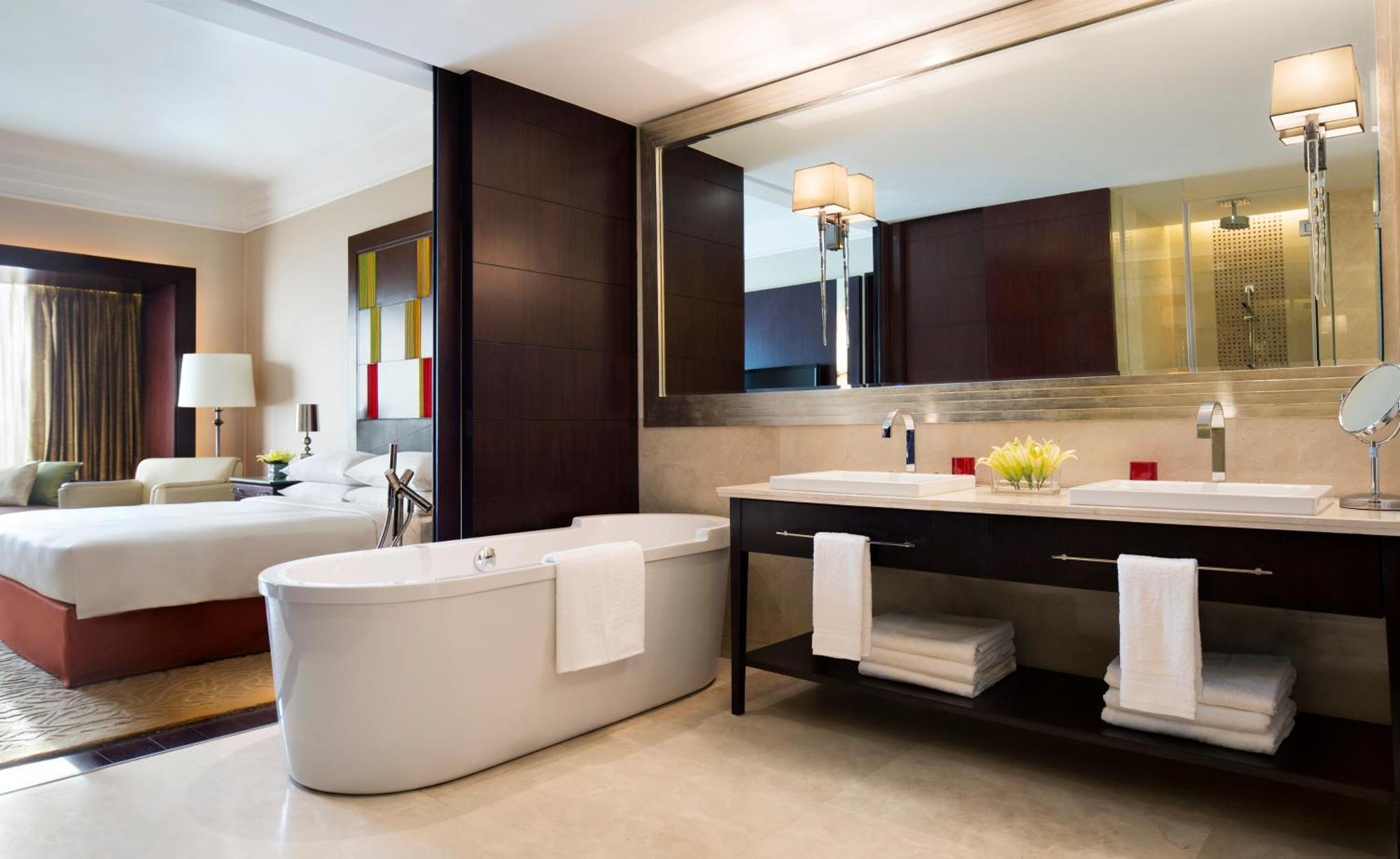 Executive Room Club lounge access 1 King