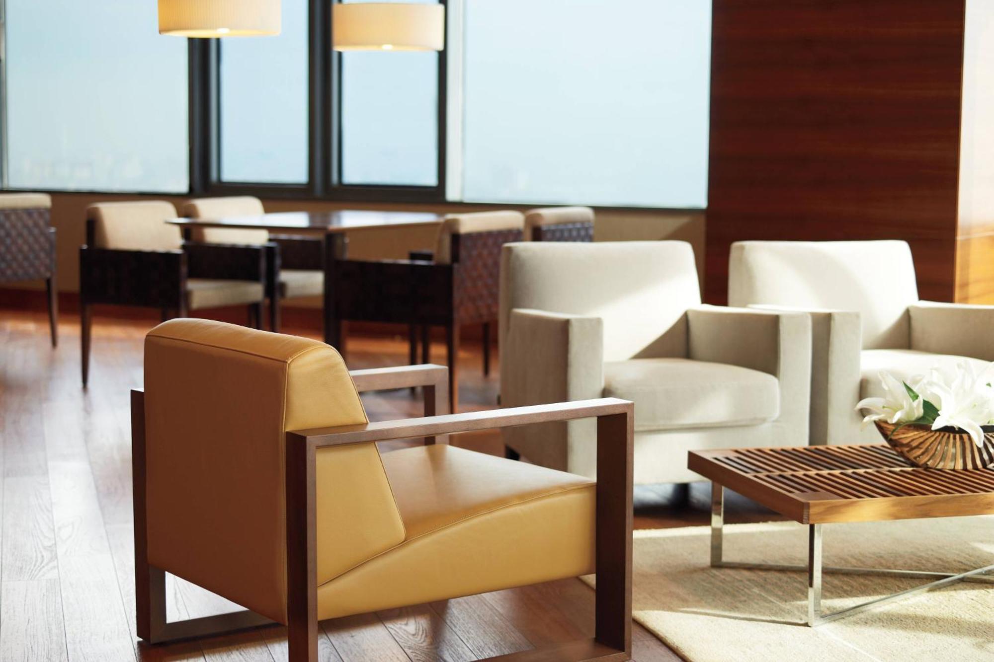 Club Room Club Lounge Access Sea View