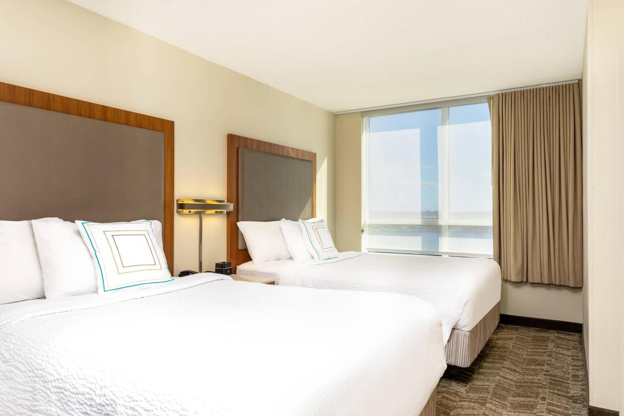 Executive Suite with Two Double Beds, Sofa Bed and Lake View,1710190833:JPEG