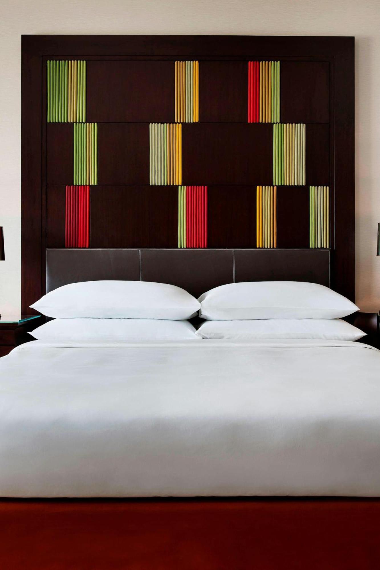 Deluxe Room 1 King