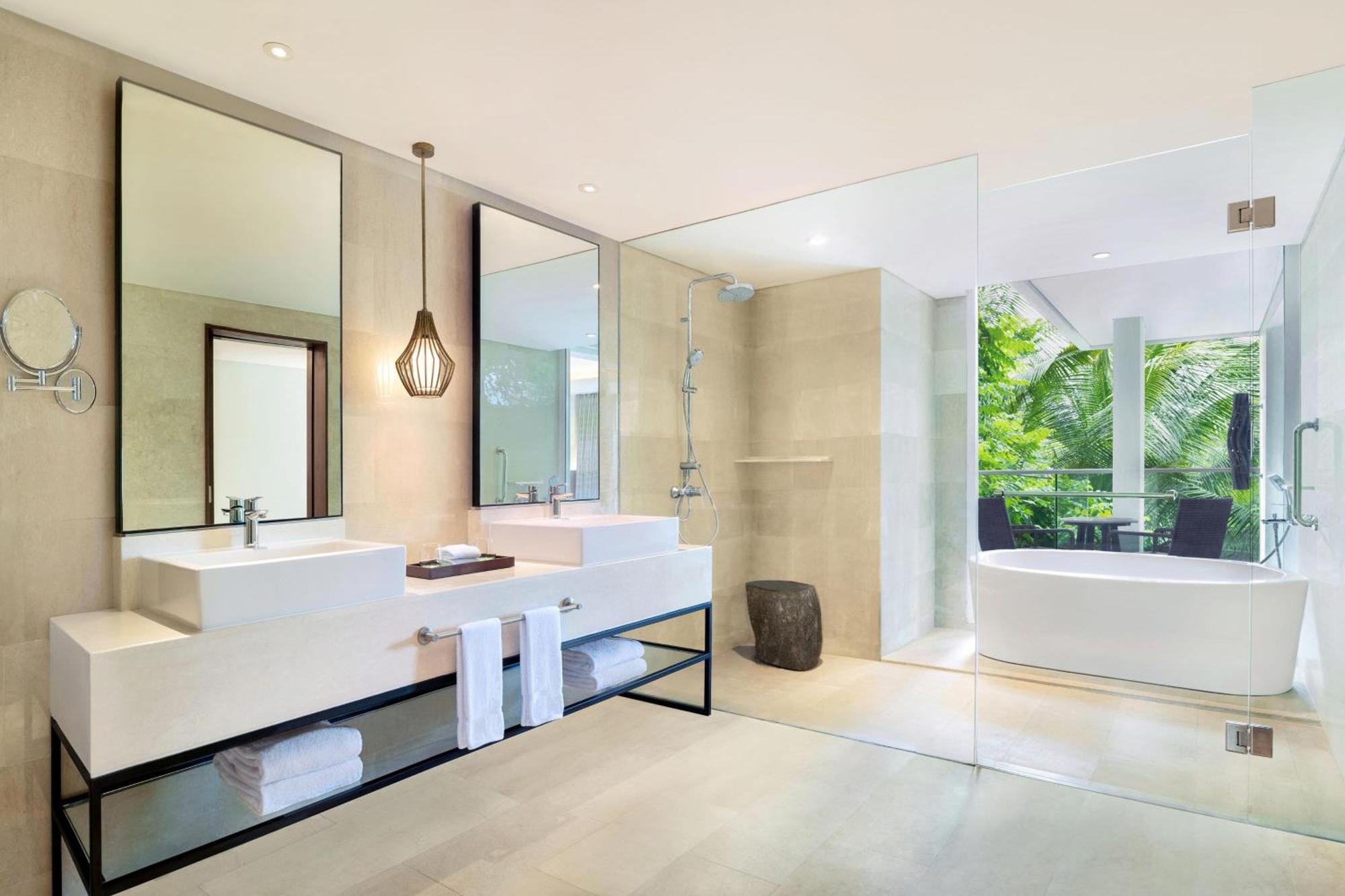 Junior Suite 1 King Bed Garden View Balcony Access to the Farm Family Activities Daily Yoga Daily Aquacise 24-Hour Access to the Westin WORKOUT®️ Fitness Studio