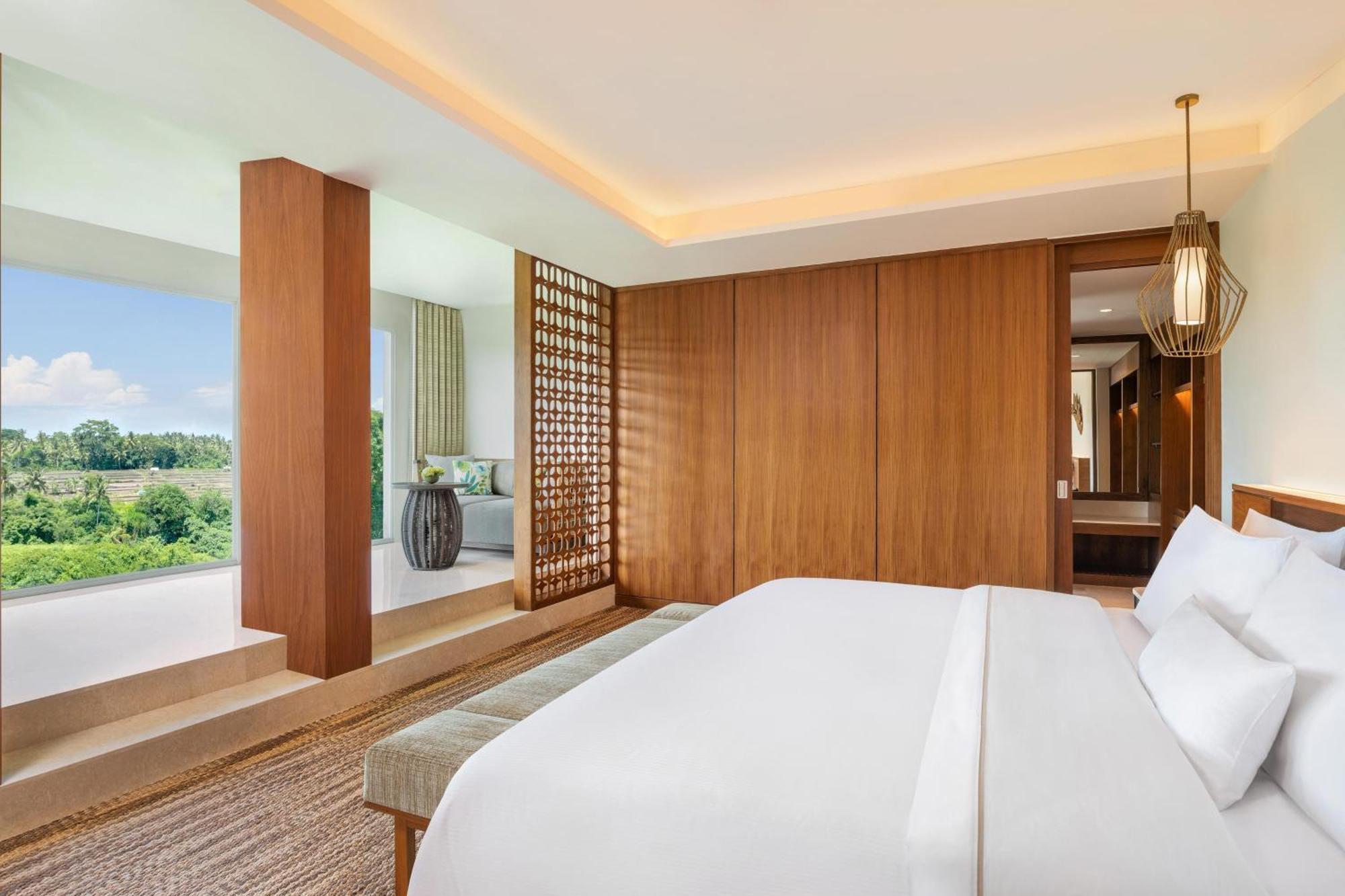 Executive Suite 1 King Bed Garden View Balcony Access to the Farm Family Activities Daily Yoga Daily Aquacise 24-Hour Access to the Westin WORKOUT®️ Fitness Studio
