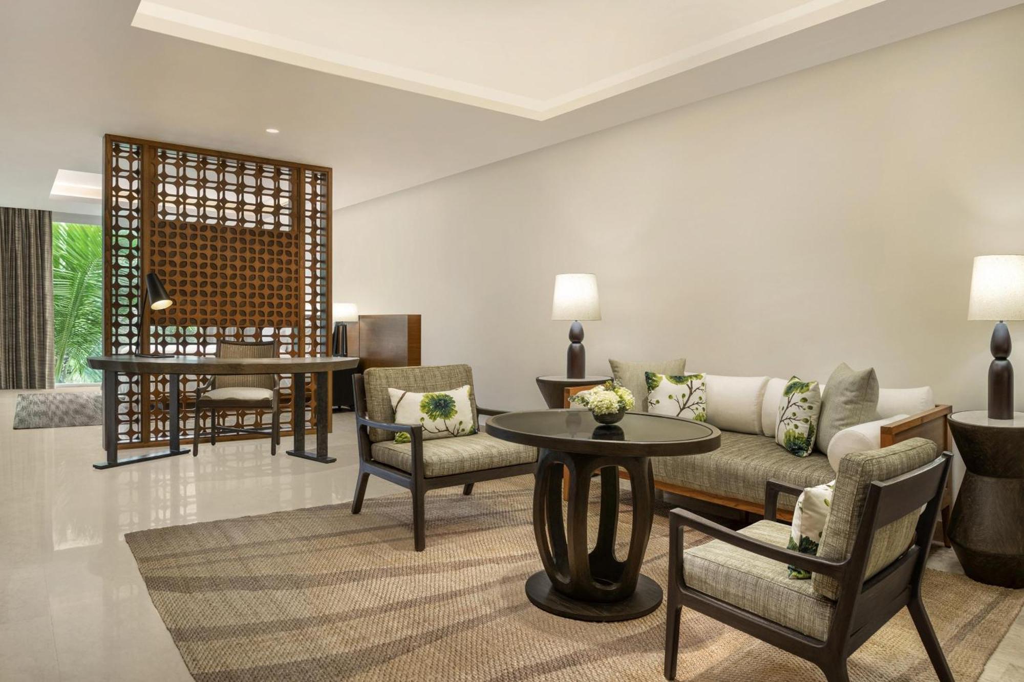 Junior Suite 1 King Bed Garden View Balcony Access to the Farm Family Activities Daily Yoga Daily Aquacise 24-Hour Access to the Westin WORKOUT®️ Fitness Studio