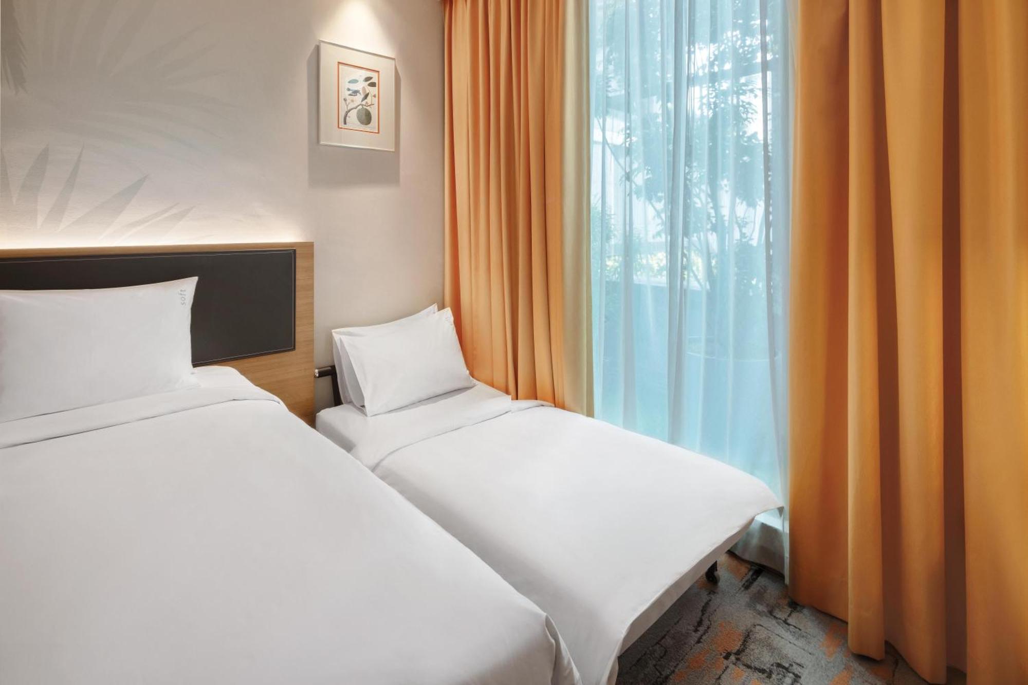 Standard Twin Room with Single Sofa Bed - Free Breakfast