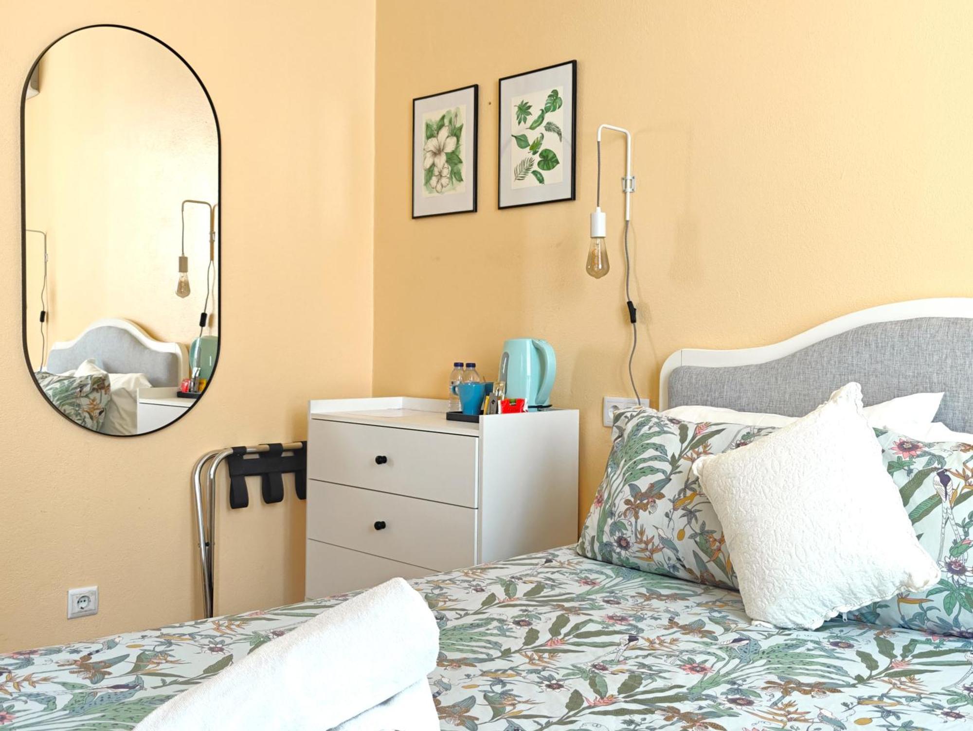 Double Room Private Bathroom