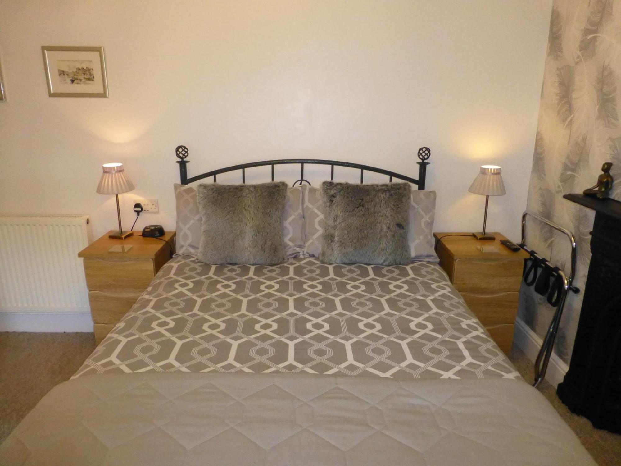 Double Room Private Bathroom