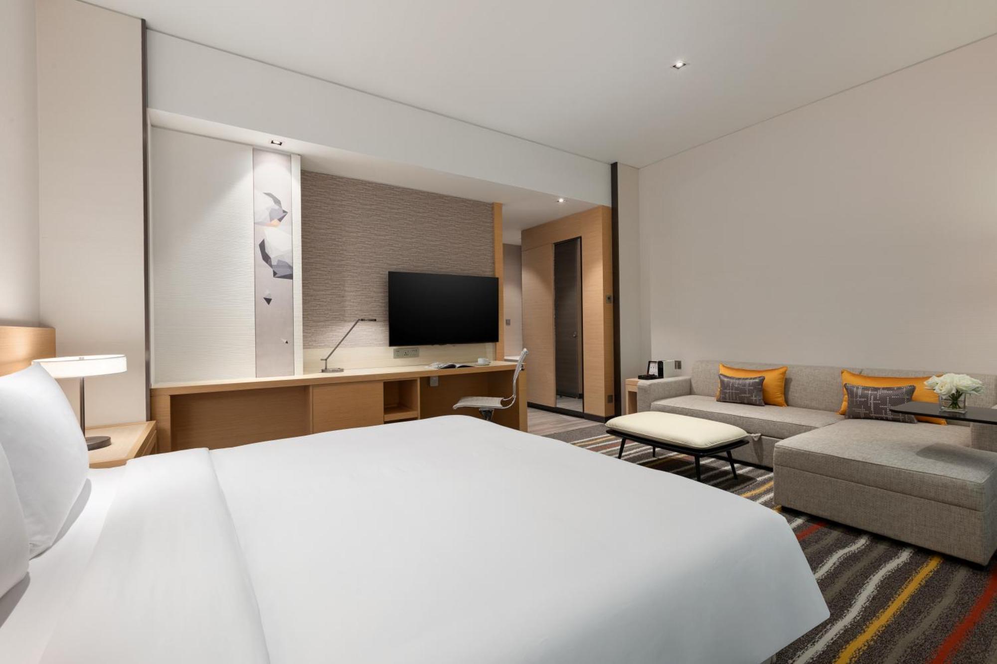 Deluxe King Room -with sofa-bed