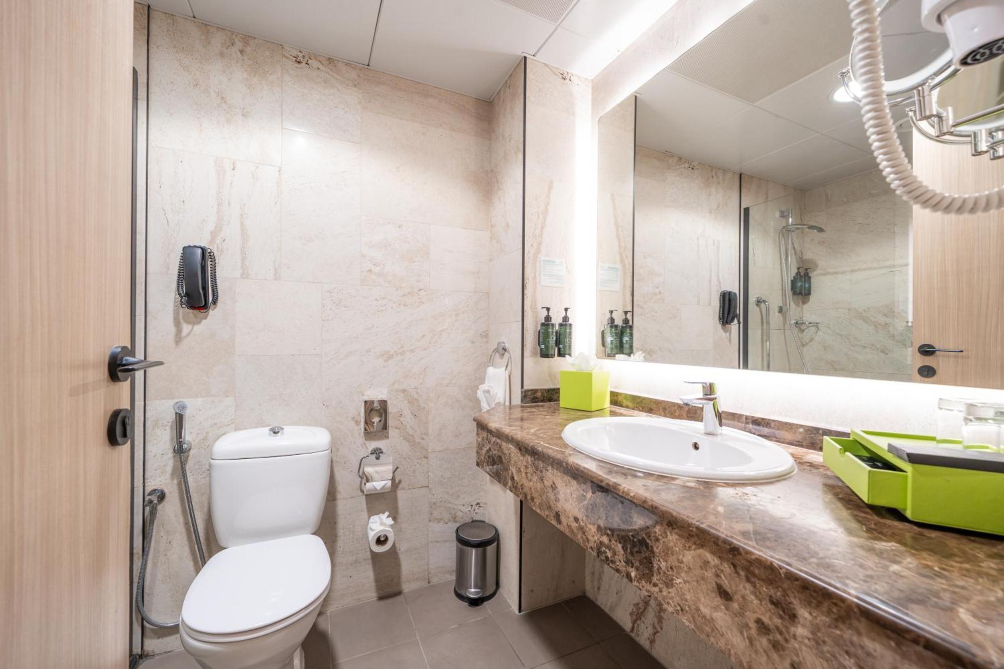 Deluxe Room 2 Twin Beds Complimentary Transfer to La Mer Beach Dubai Mall or Burj Khalifa Metro Station