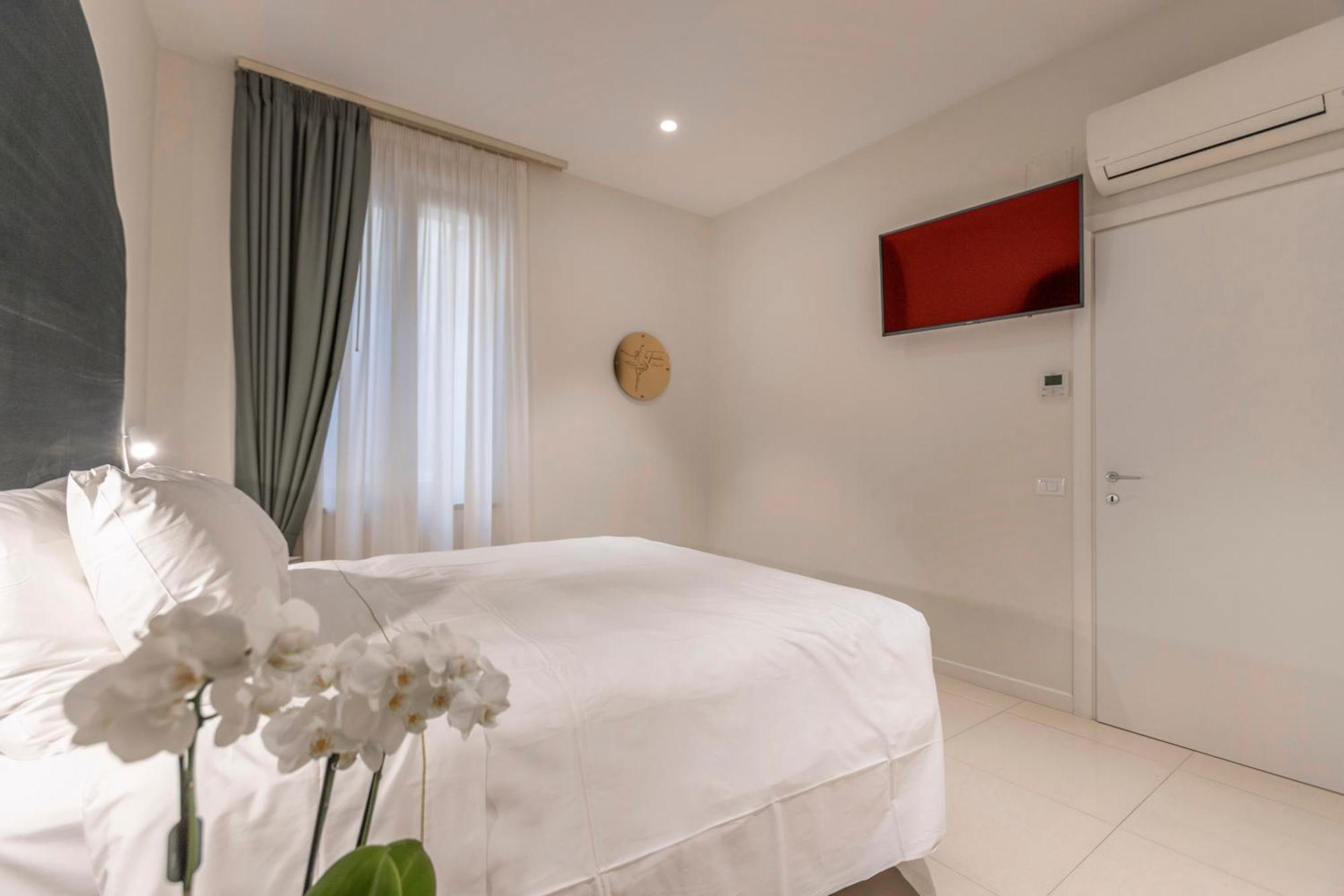 One-Bedroom Apartment 2