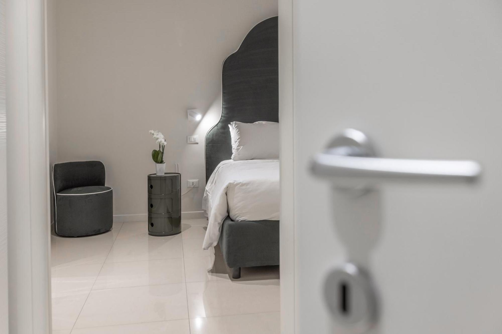 One-Bedroom Apartment 2