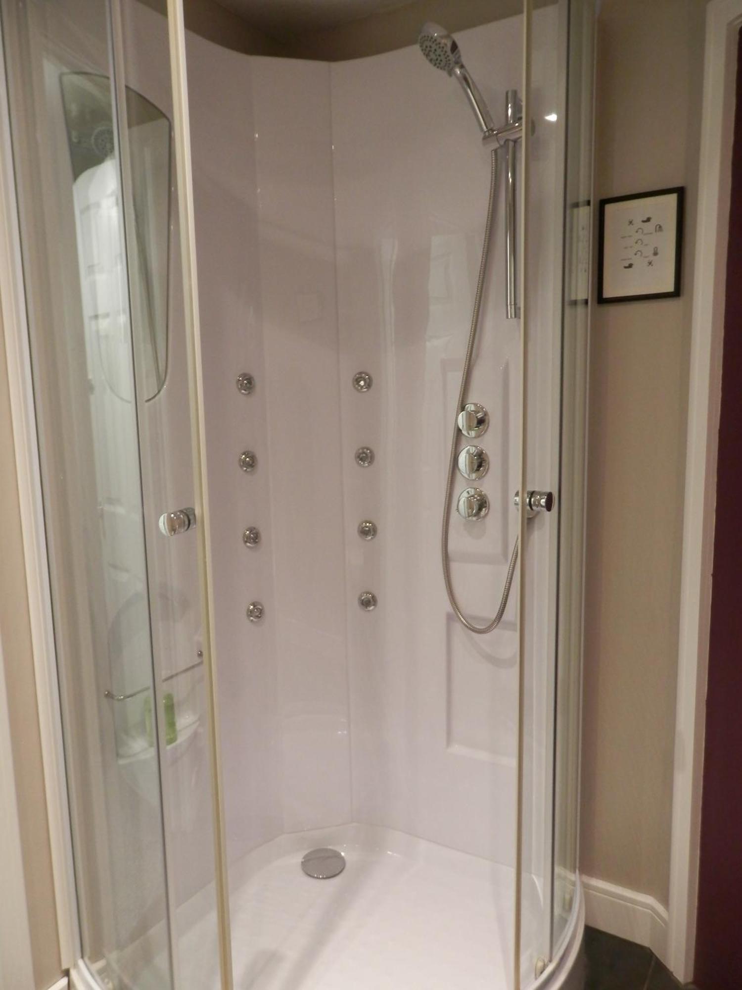 Double Room Private Bathroom