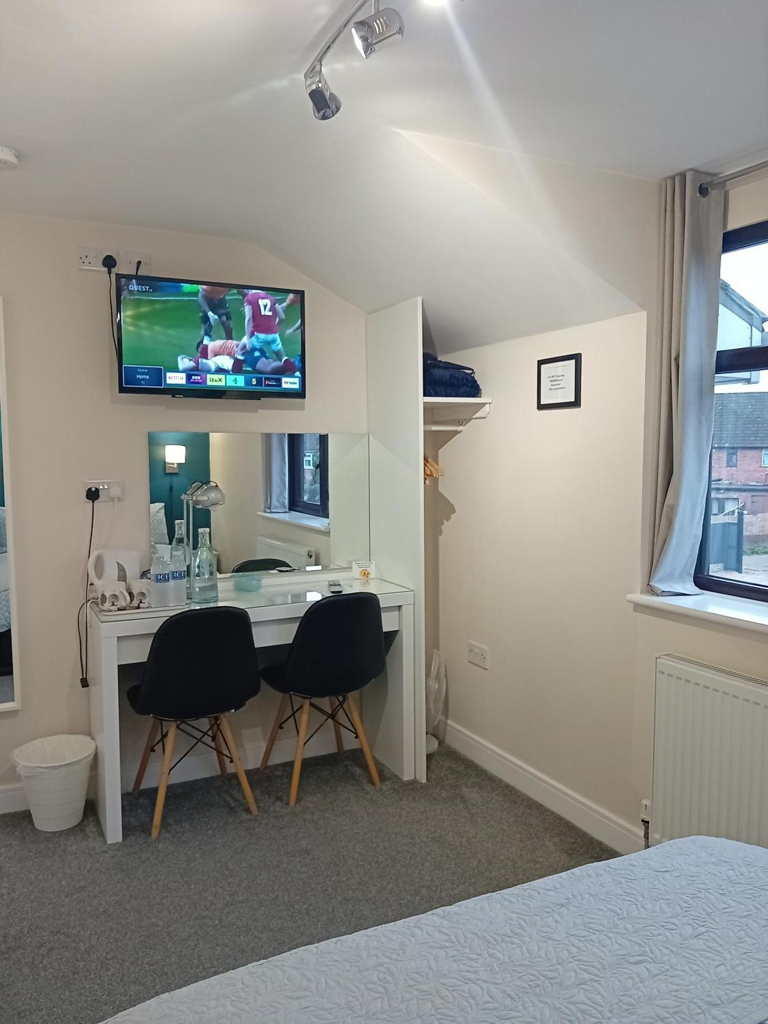 Double Room Private Bathroom