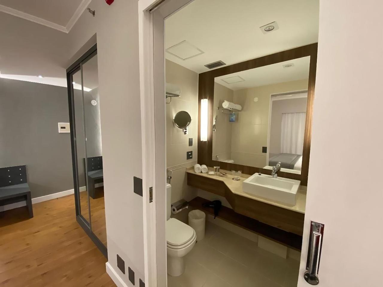 Habitación Business Class - 1 cama grande