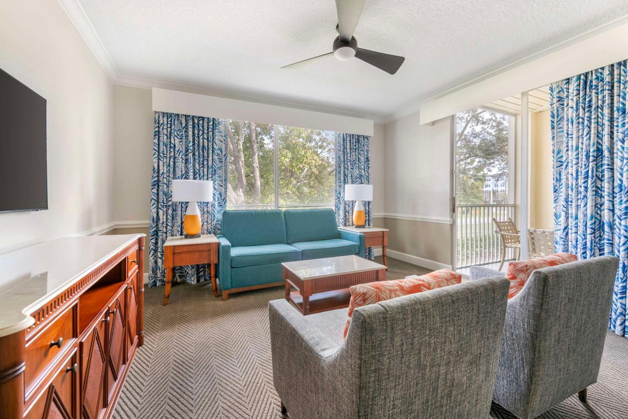 Two-Bedroom King Suite Queen Bed