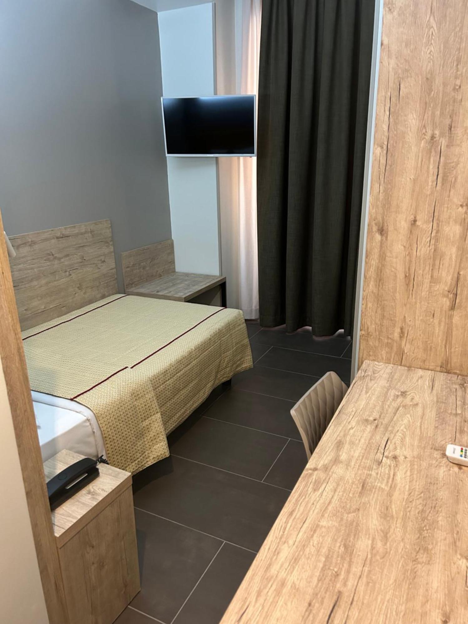 Deluxe Single Room