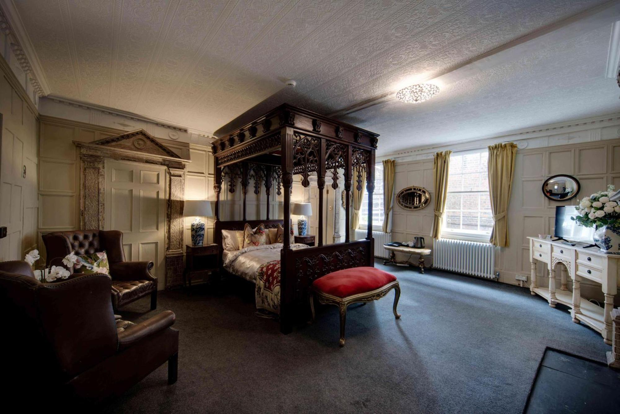 Superior King Room