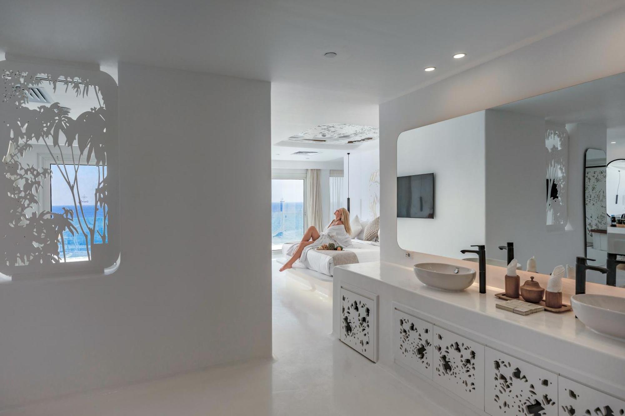 Hall Of Fame Jacuzzi Suite