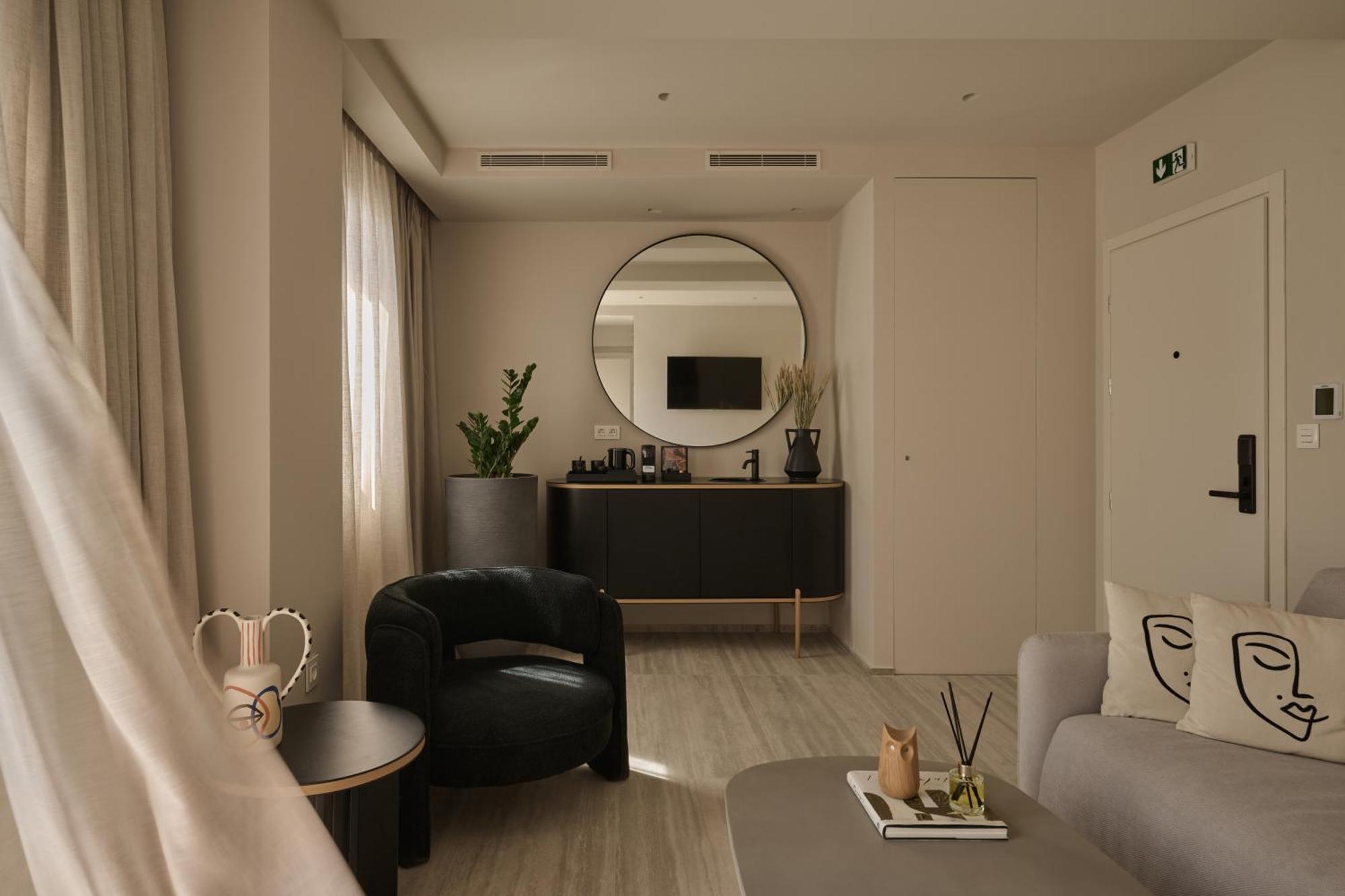 Acropolis One Bedroom King Suite