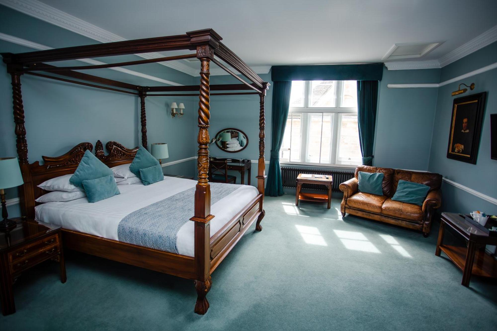 Four Poster Room,1637705261:JPEG