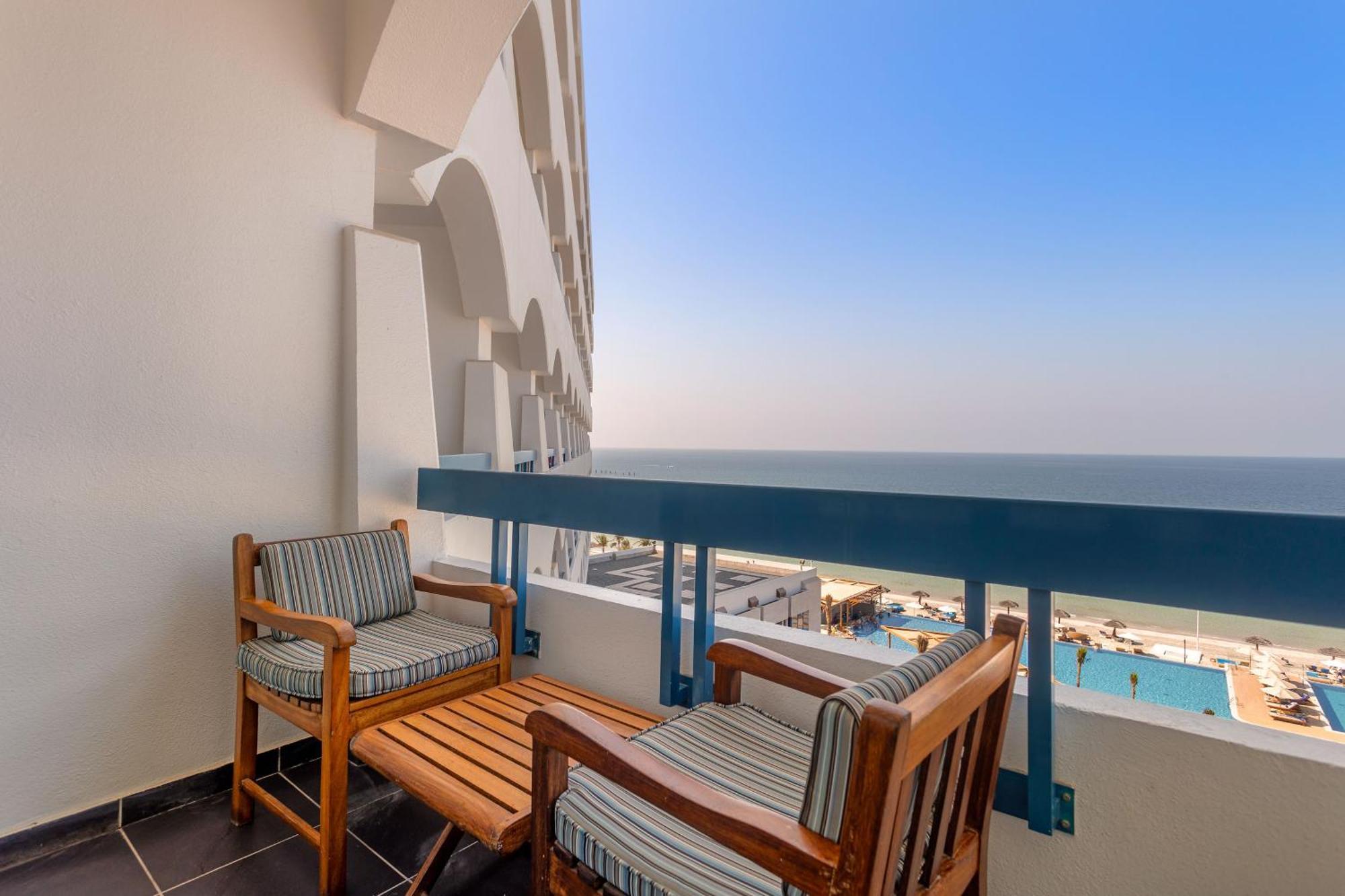 Signature Twin Deluxe Sea View Room